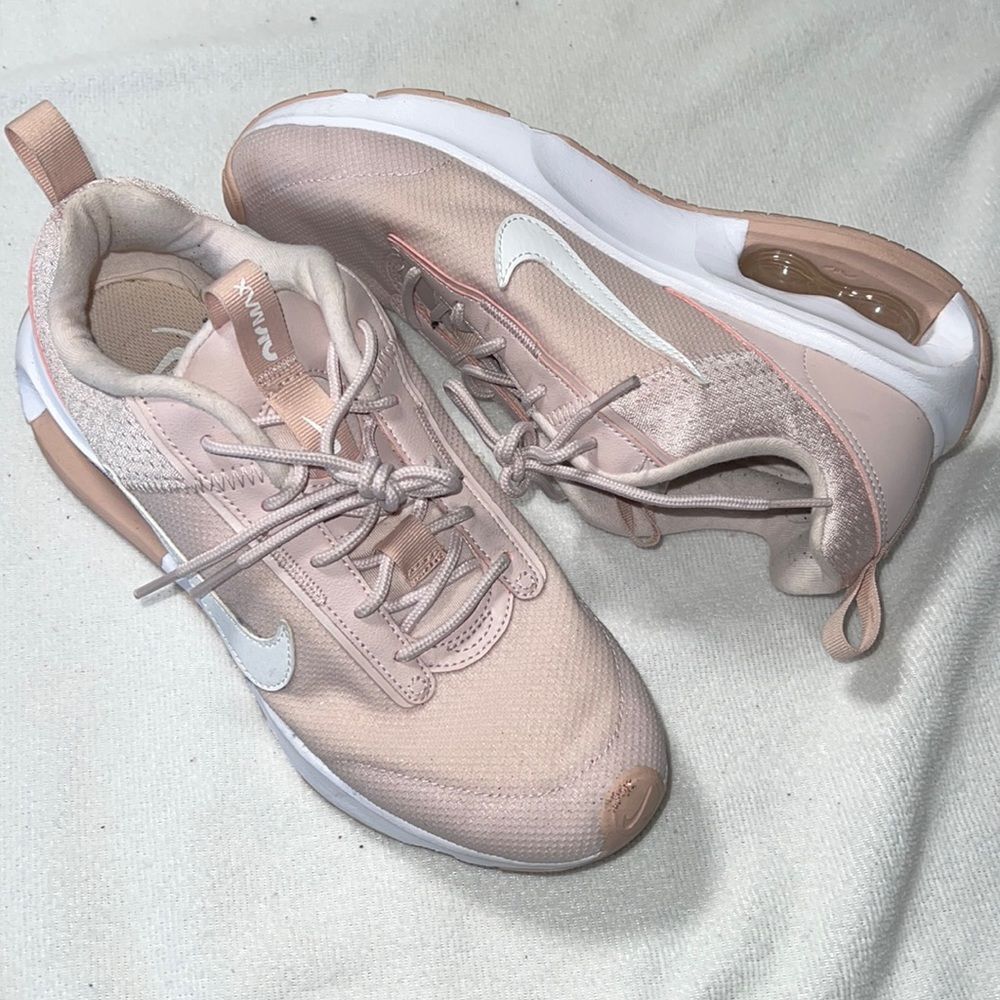 Women's Air Max INTRLK Lite
Casual Sneakers from Finish Line. Size8.5.
